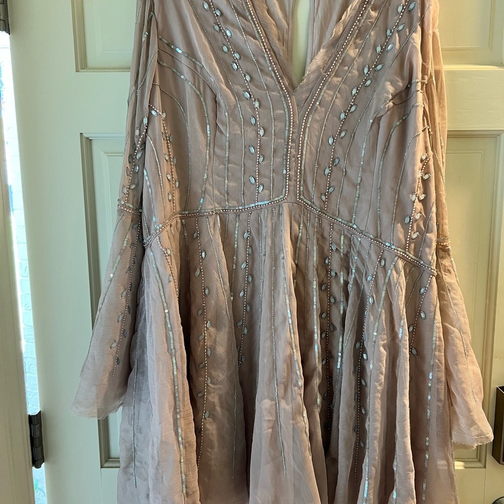 ASOS DESIGN Curve. Elegant Beaded Dress in Light Pink. Plus Size 22.